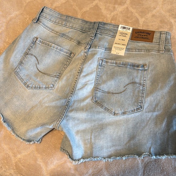 NWT LEVI SHORTS - Picture 5 of 14